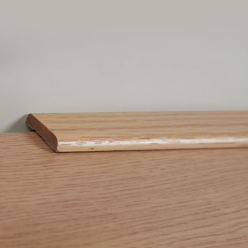 Lignum solidum Transition Strip (convoluta cum Rubro Oak Veneer + Poena) - Oak Color 6/25